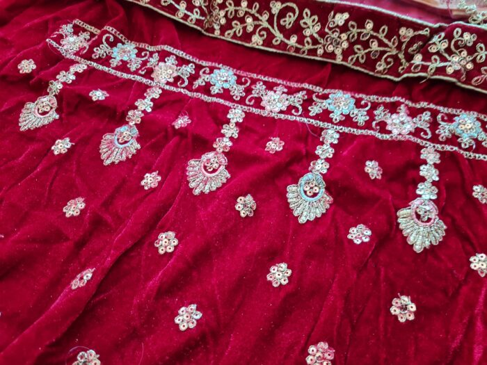Vestuário completo de noiva indiana luxo Lehenga Choli Dupatta Raj Laxmi