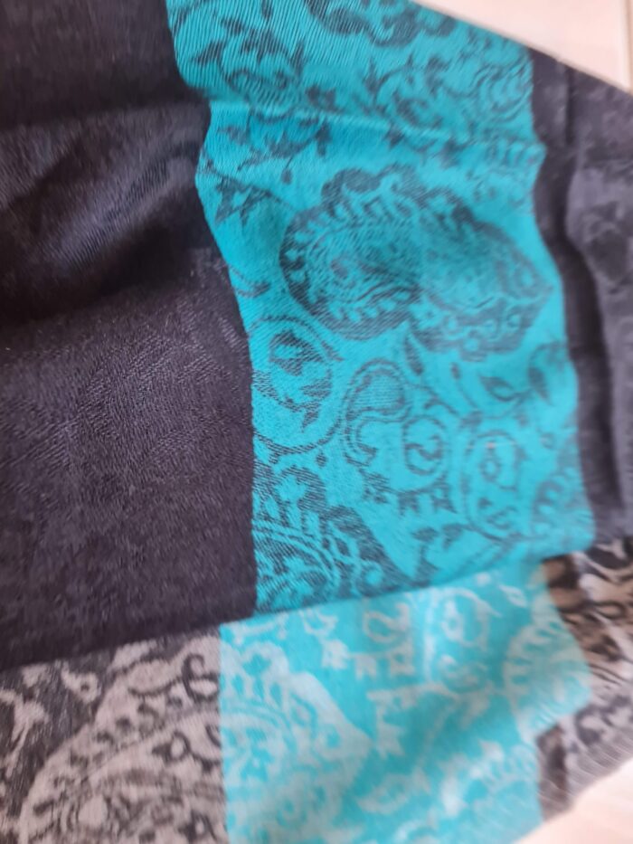 Pashimina indiana de cashmere estampa em preto e azul