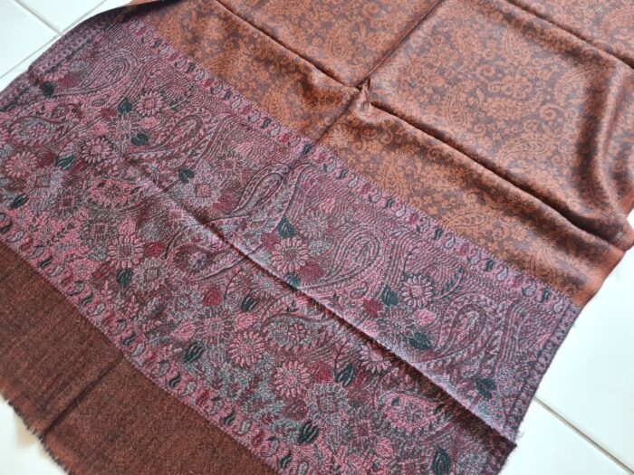 Pashimina indiana de cashmere estampa marrom ferrugem