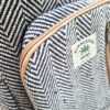 20260730_111831 Mochila 100% Hemp fibra natural design Chevron PB e caramelo