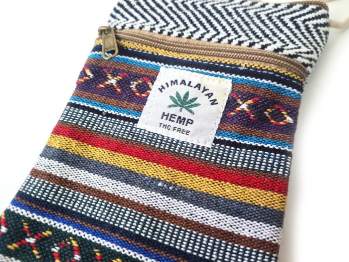 Bolsinha indiana 100% Hemp fibra natural com zíper preto e color