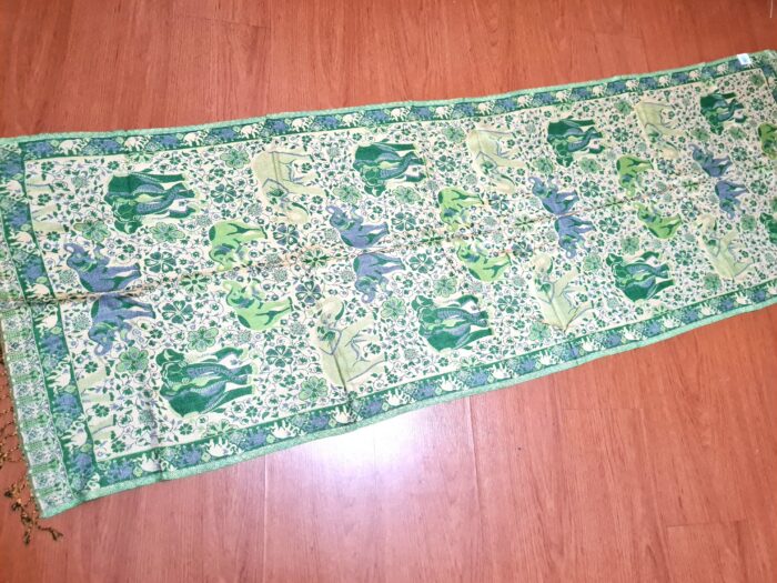 Lenço indiano dupla face clássico estampa de elefantes verde e creme