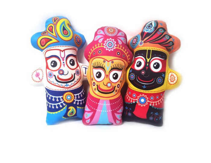 Bonecos dos irmãos Balarama, Subhadra e Jagannath de tecido 20cm