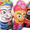 Bonecos dos irmãos Balarama, Subhadra e Jagannath de tecido 20cm