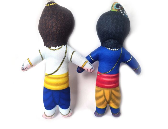 Bonecos dos irmãos Krishna e Balarama de tecido 20cm