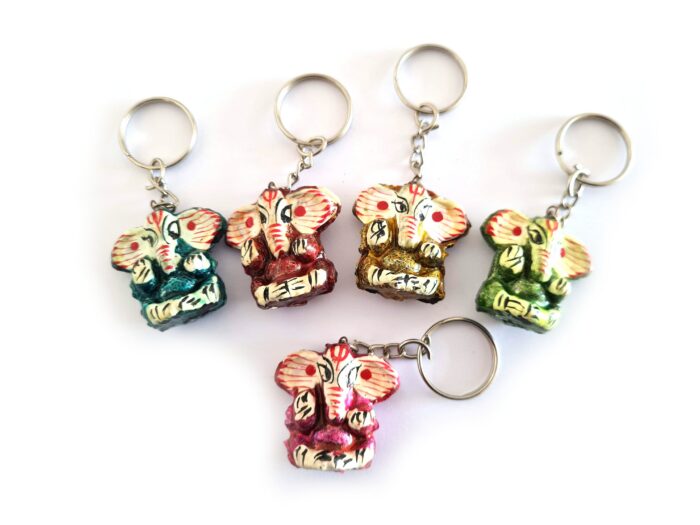 Chaveiro indiano artesanal de Lord Ganesha em resina várias cores