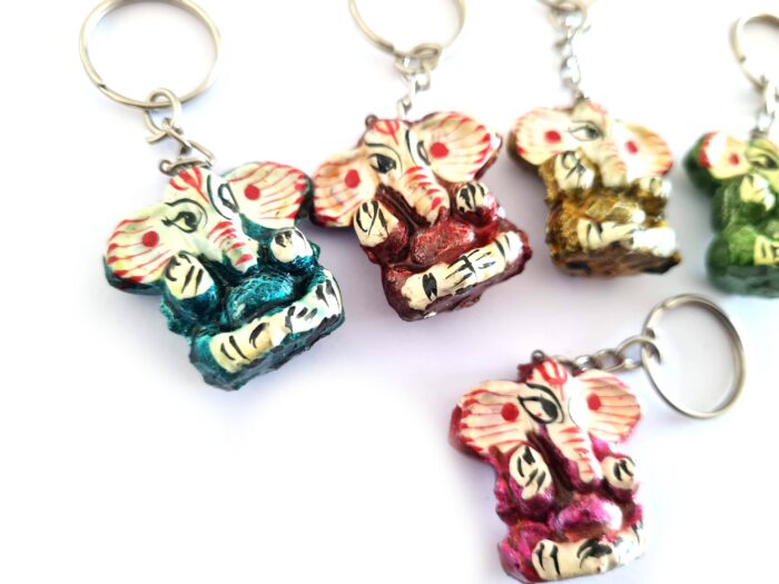 Chaveiro indiano artesanal de Lord Ganesha em resina várias cores