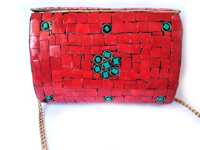 Bolsa indiana rígida de metal com mosaico de pedras naturais coral e turquesa