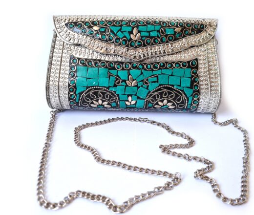 bolsa rígida de metal indiana com pedras verde turquesa com alça prateada