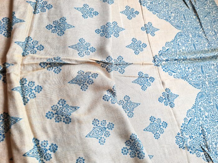 Lenço indiano dupla face clássico estampa florais e arabescos Azul Teal e creme