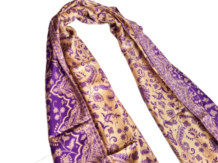 Lenço indiano dupla face clássico estampa florais e arabescos roxo e creme