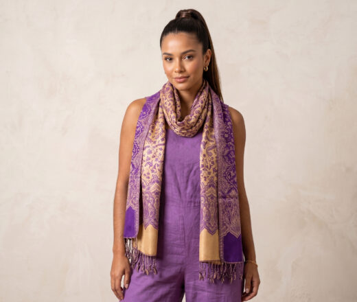 Lenço indiano dupla face clássico estampa floral roxo e creme