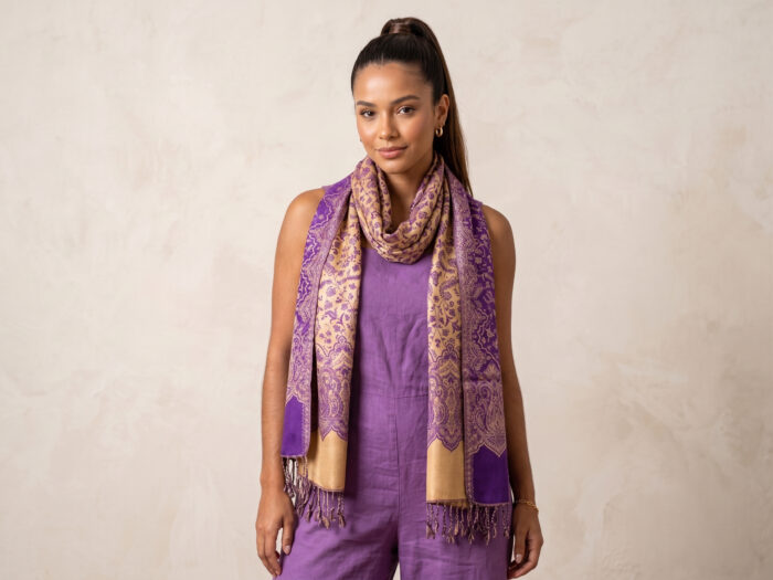 Lenço indiano dupla face clássico estampa floral roxo e creme