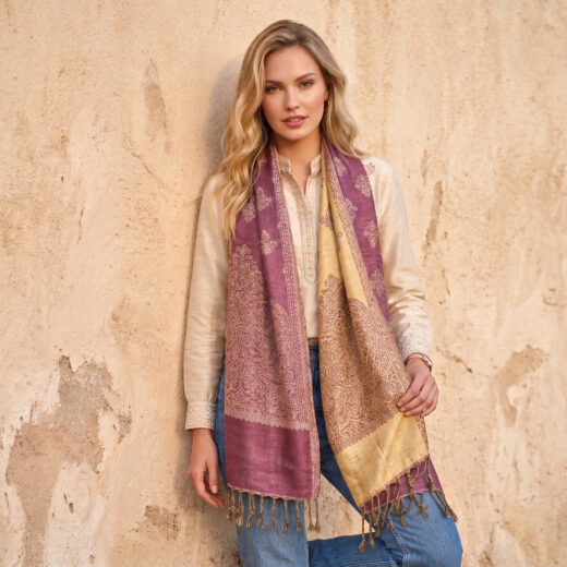 lenço indiano dupla face indiano de viscose e algodão uva rosé e creme paisley