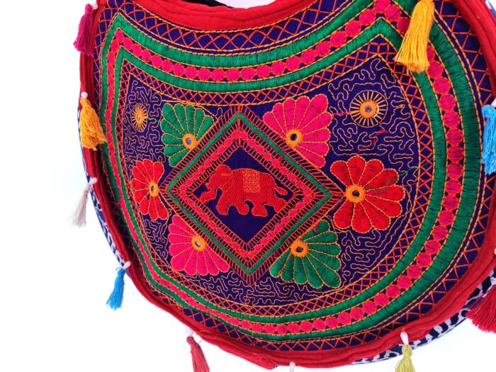 Bolsa Indiana tiracolo étnica floral com alça longa vermelha