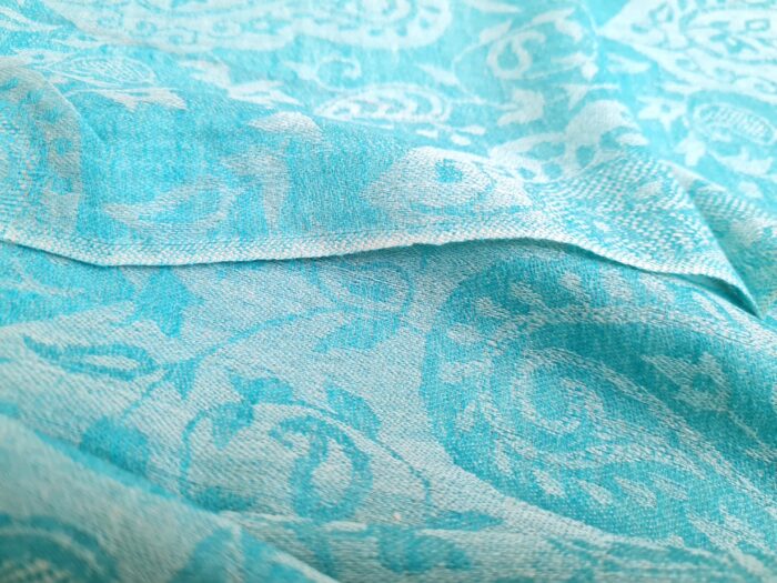 Pashmina indiana de Cashmere azul paisleys adamascado