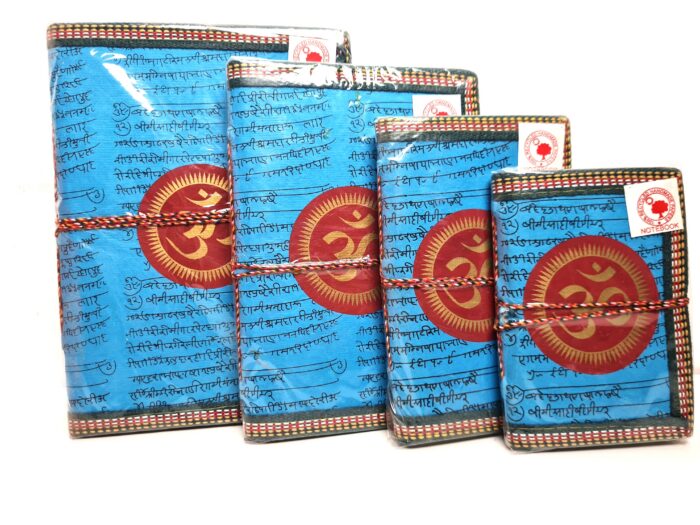 Cadernos indianos artesanais pintados a mão OM azul celeste