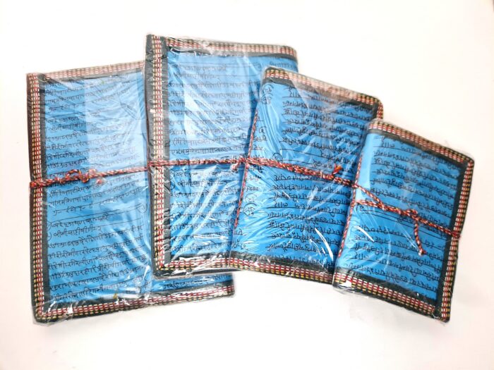 Cadernos indianos artesanais pintados a mão OM azul celeste