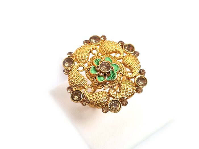 Anel indiano de festa dourado e verde design flor com pedras âmbar