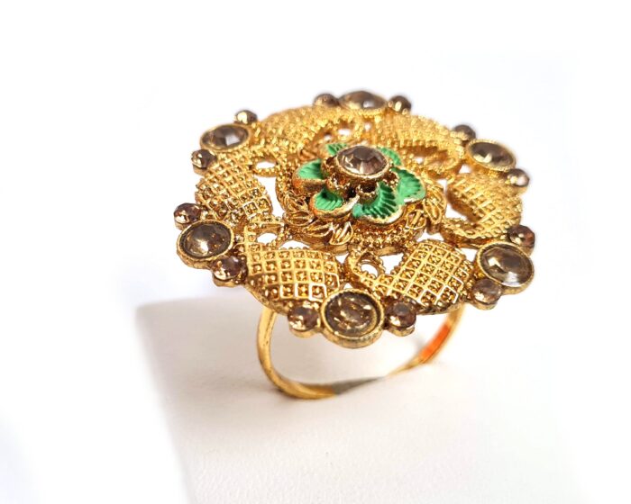 Anel indiano de festa dourado e verde design flor com pedras âmbar