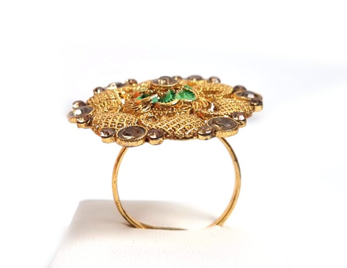Anel indiano de festa dourado e verde design flor com pedras âmbar