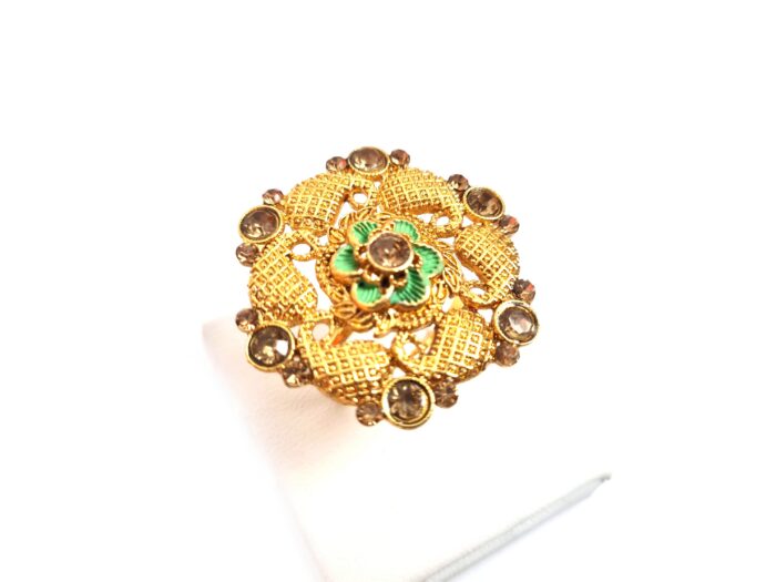 anel dourado indiano verde e pedras âmbar design flor