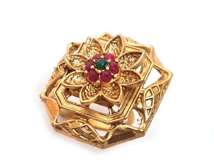 20260916_185348 Anel indiano de festa dourado design box floral com pedras verdes e rubis