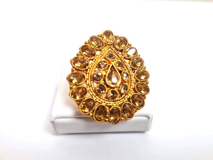 20260916_185724 Anel indiano de festa dourado design lágrima com pedras âmbar