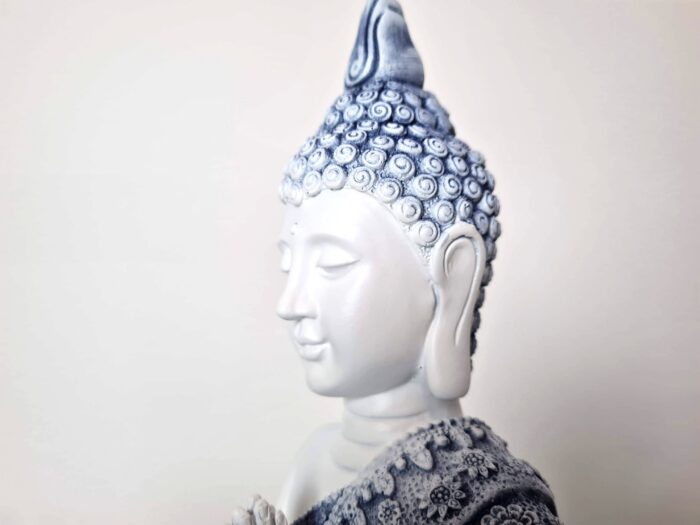 Estátua de Buda tailandês pintura especial texturizada com pedras 27cm