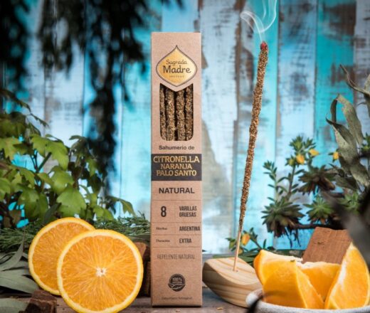 incenso natural palo santo com laranja e citronela - 8 varetas, da marca famosa Sagrada Madre